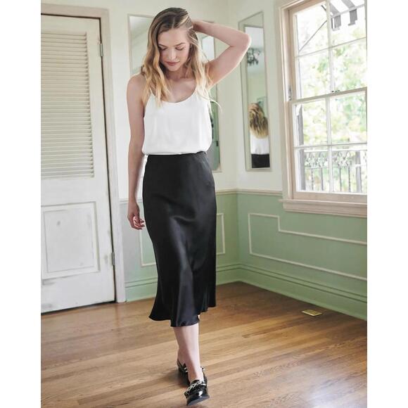 Quince Dresses & Skirts - Quince Gorgeous 100% silk Navy Skirt Lg Classic Luxury Capsule Timeless Washable